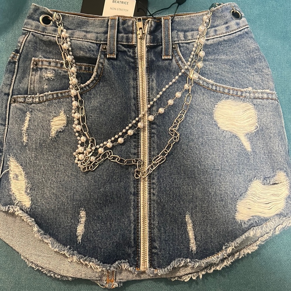 NWT Adorable LF Carmar Beatrice Mini Jean Skirt